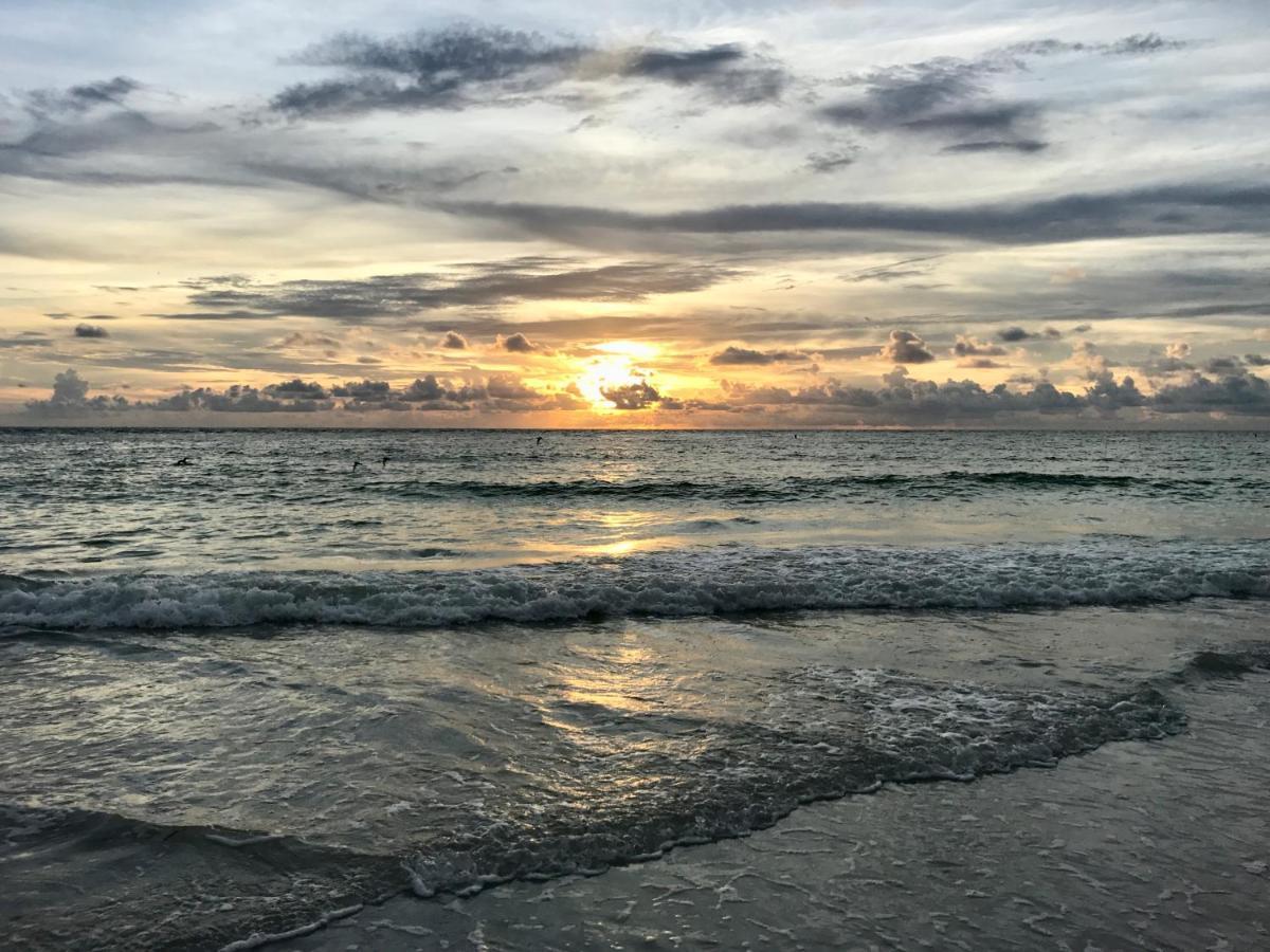 Palm Crest * St. Pete Beach