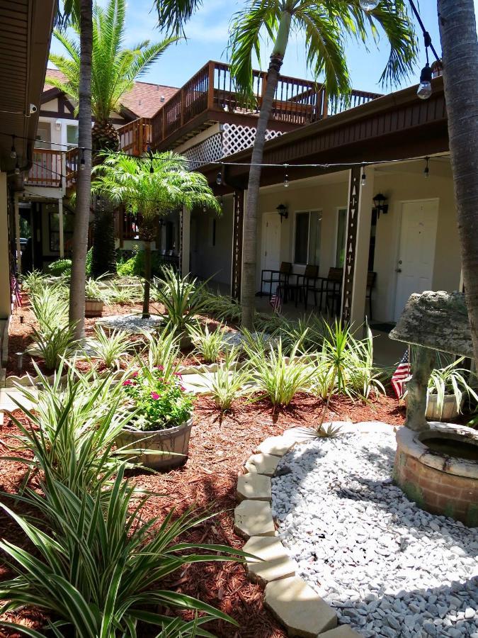 Hotel Palm Crest *