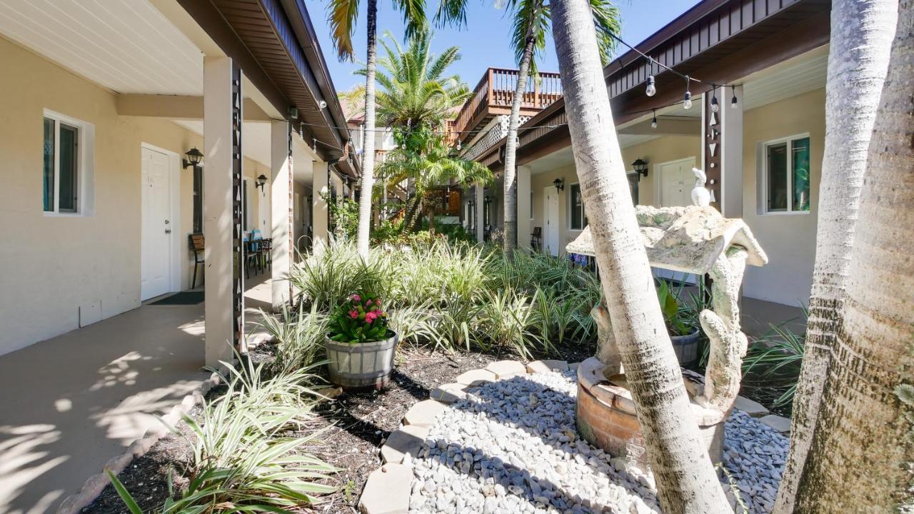 Palm Crest *